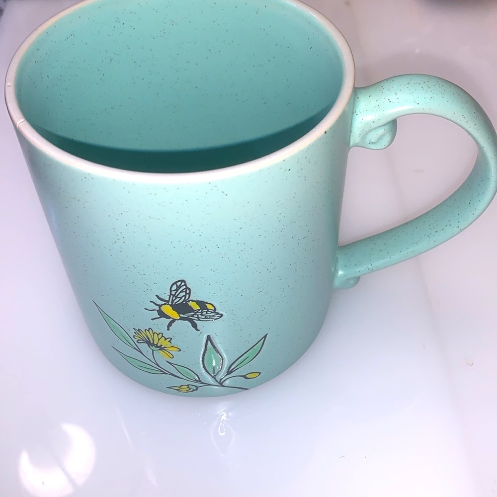 Spectrum Designz  Bailey Bee Mug